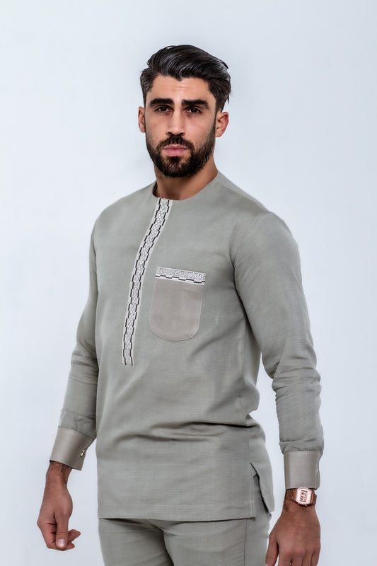 Tenue MUSTAPHA– Élégance Moderne & Finesse Minimaliste