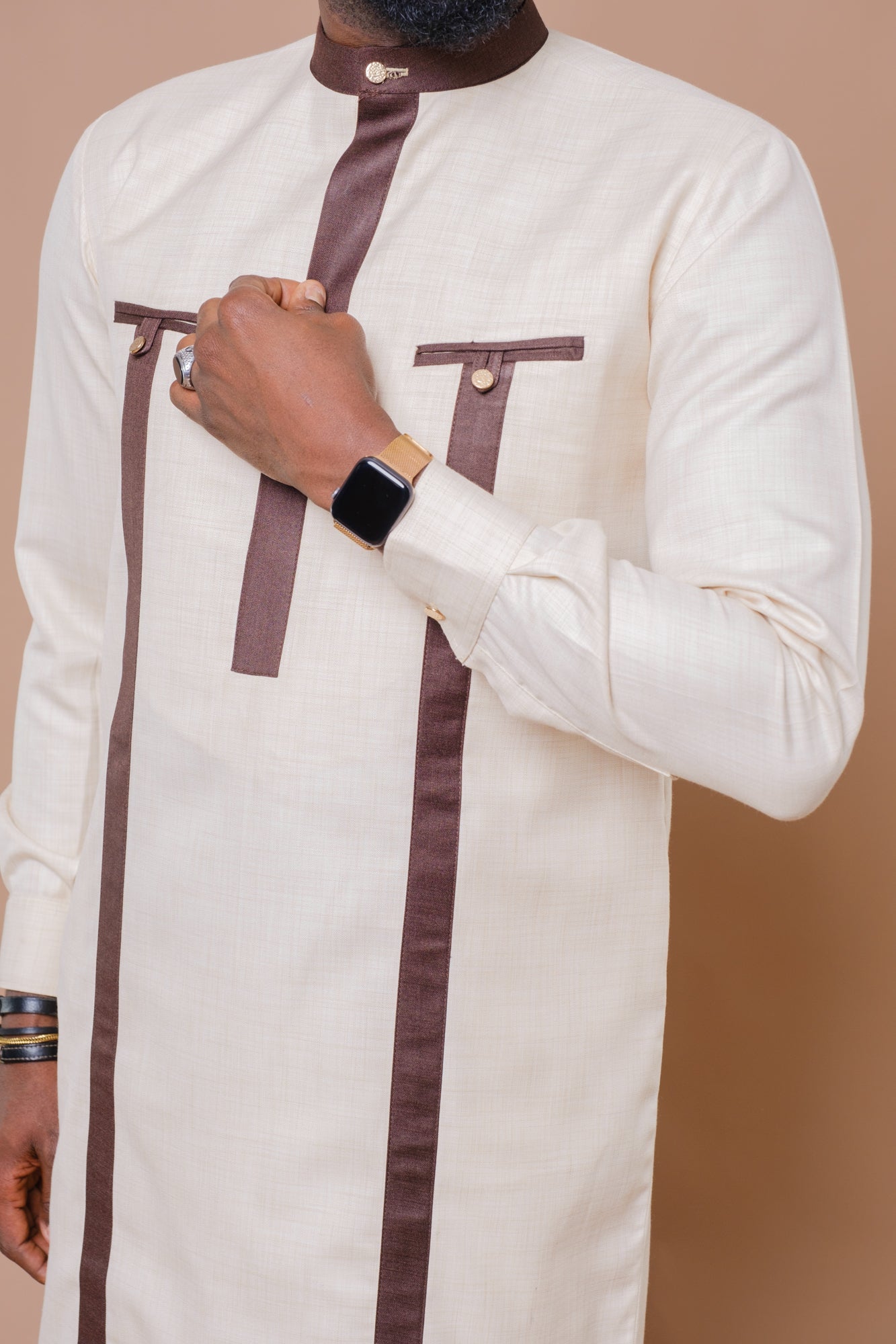 Tenue ALIOU – Élégance Traditionnelle & Style Contemporain