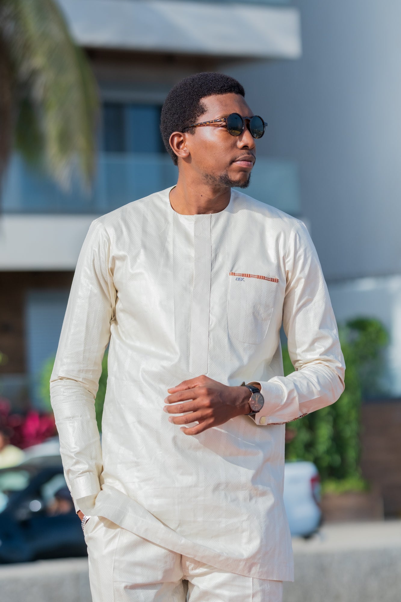 Tenue IGO bazin creme - Moderne & Élégant