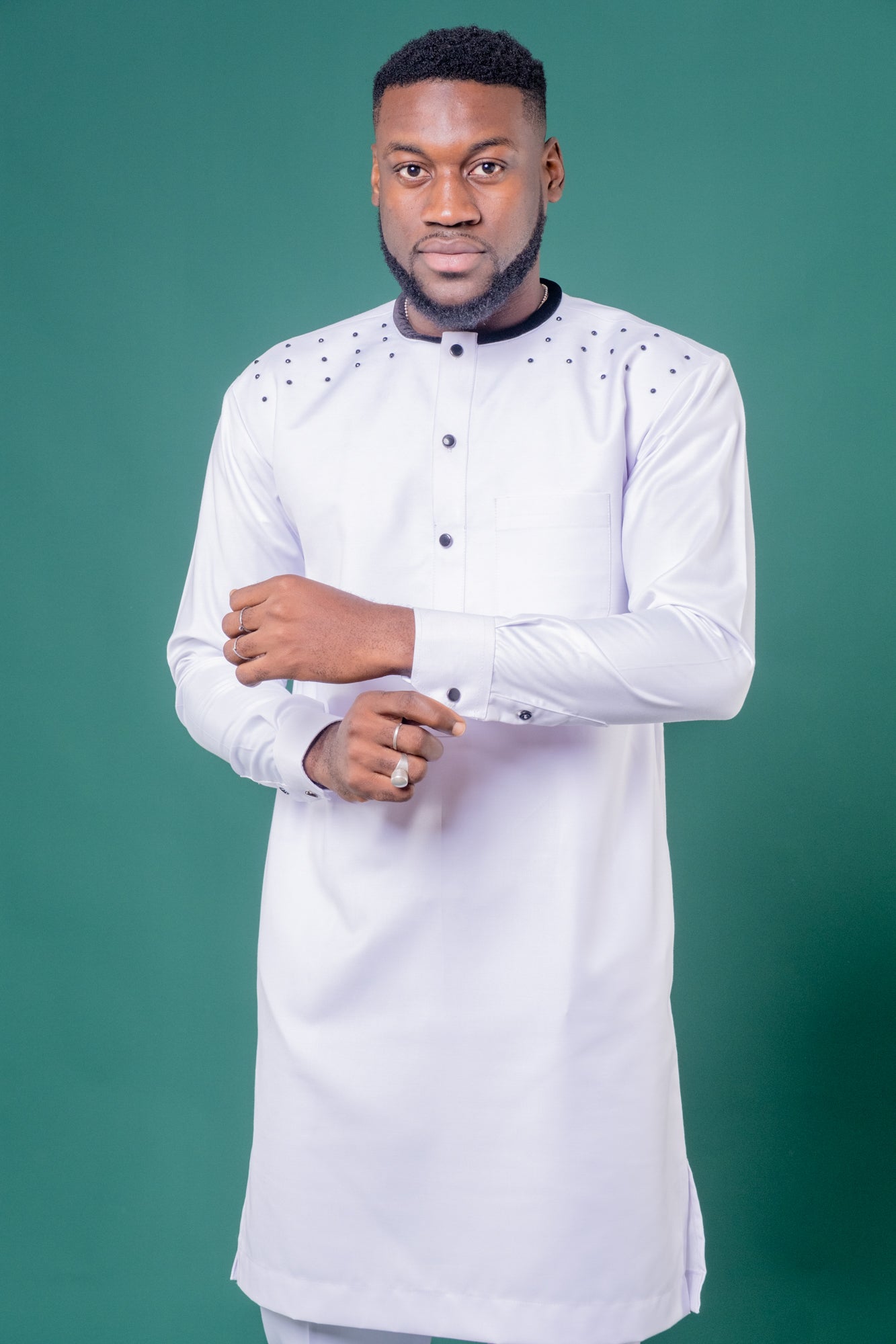 Tenue DIAMANTAIRE – Élégance Blanche & Raffinement Bijou