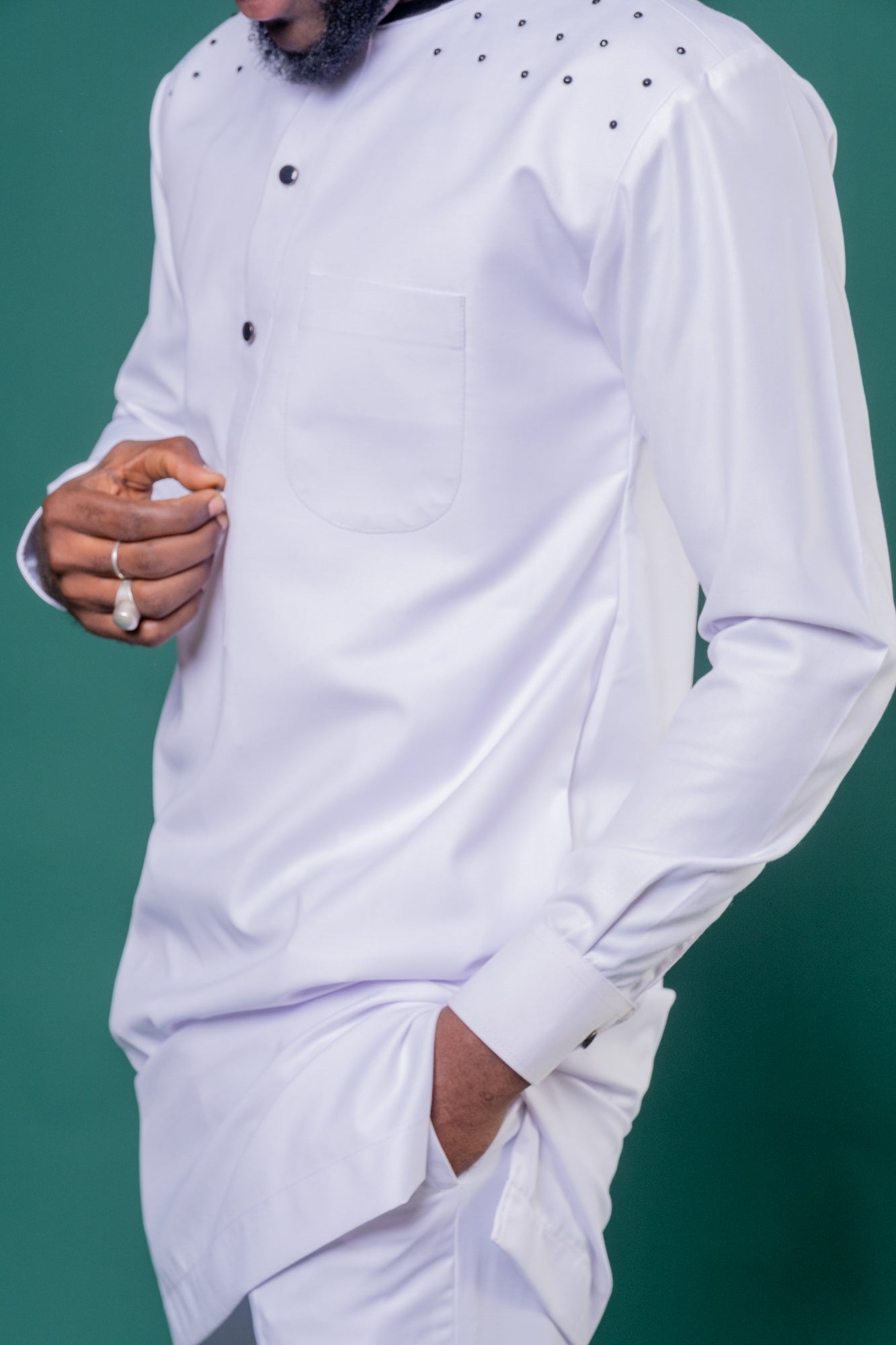 Tenue DIAMANTAIRE – Élégance Blanche & Raffinement Bijou