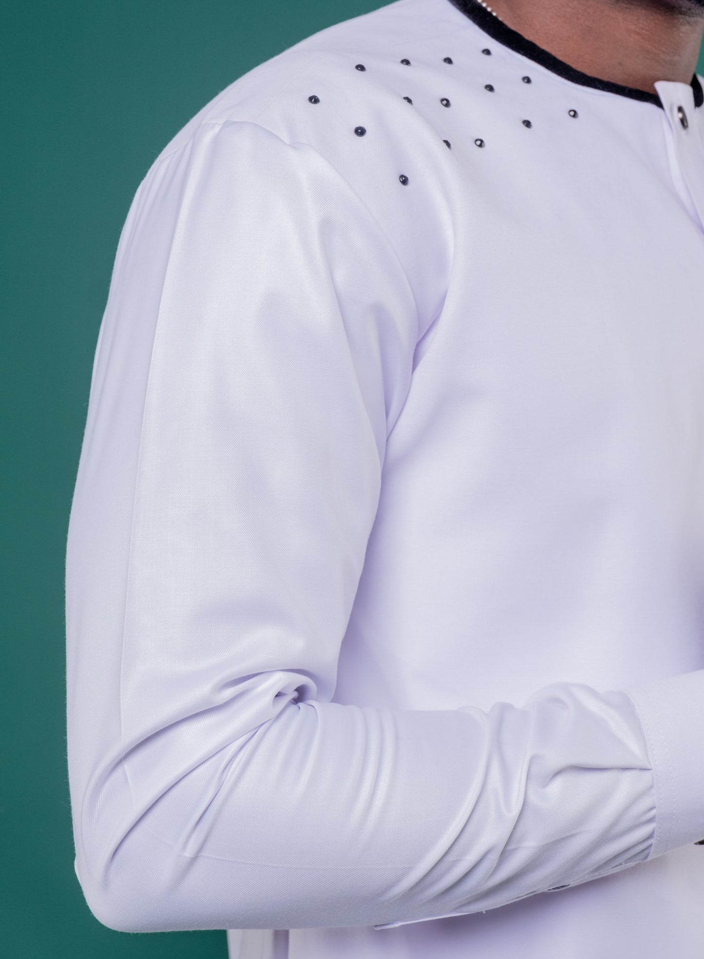 Tenue DIAMANTAIRE – Élégance Blanche & Raffinement Bijou