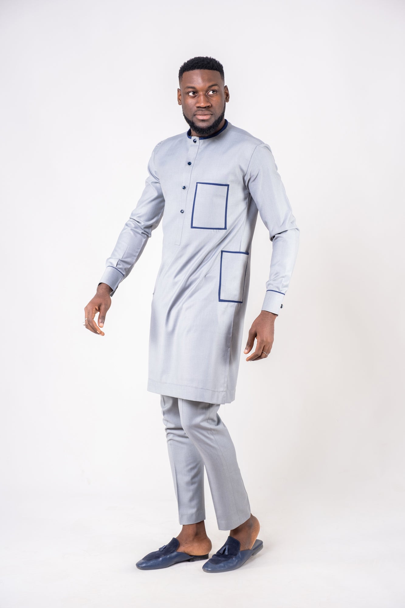 Tenue MARA – Élégance minimaliste & détails contrastés