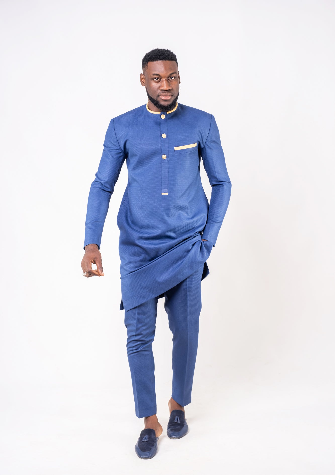 Tenue COSTUME AFRICAIN  – Élégance Royale & Finitions Dorées