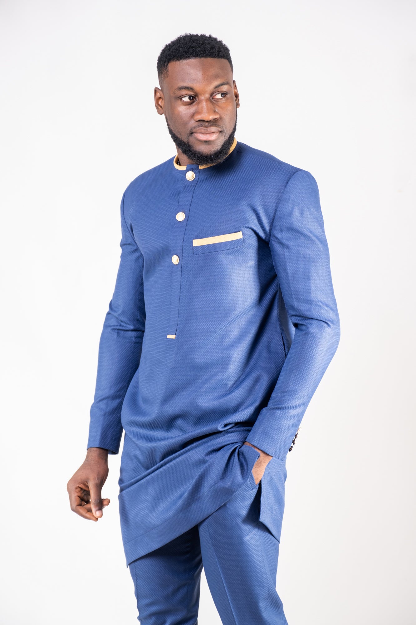 Tenue COSTUME AFRICAIN  – Élégance Royale & Finitions Dorées