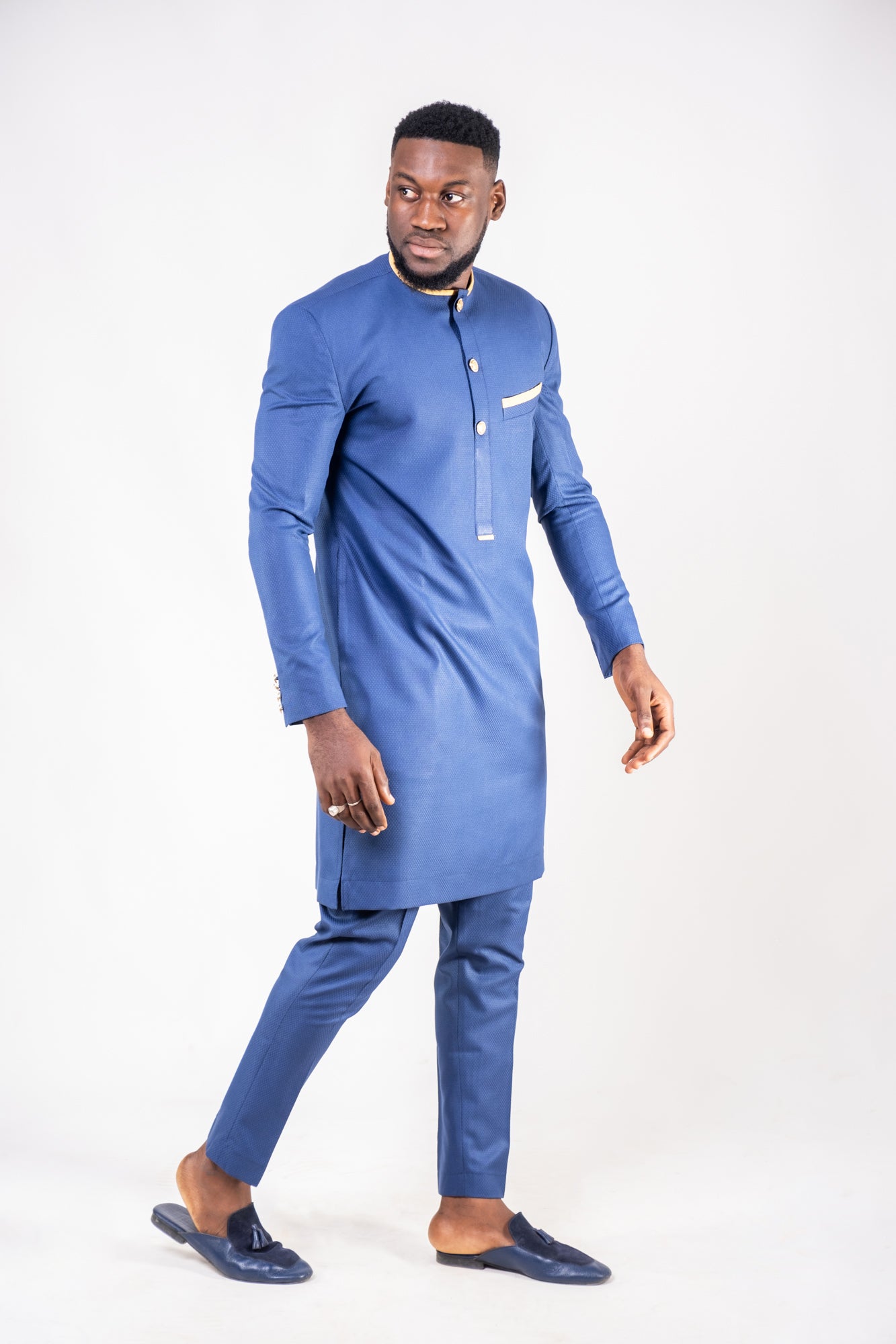 Tenue COSTUME AFRICAIN  – Élégance Royale & Finitions Dorées