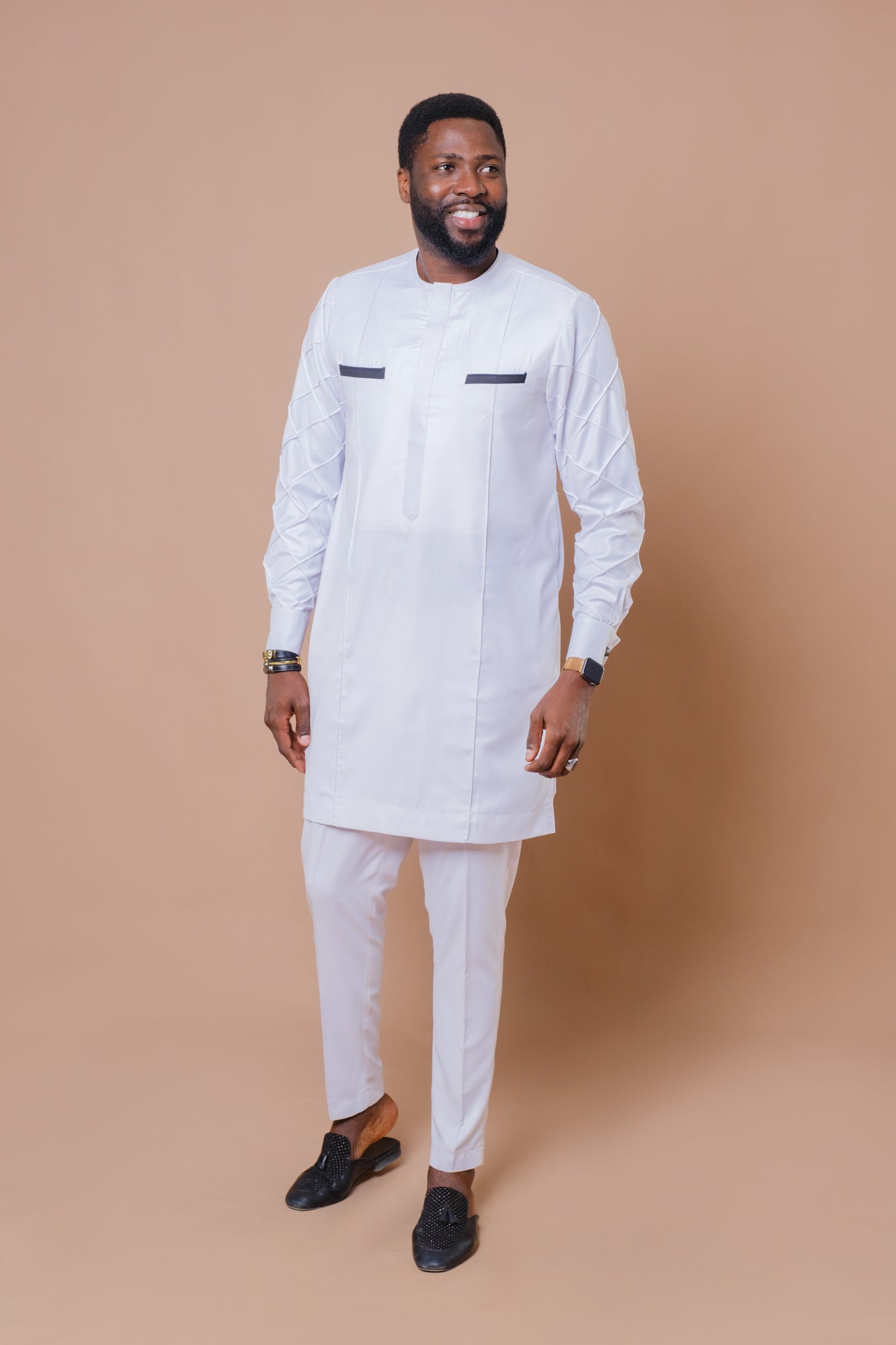 Tenue ADAM – Élégance Pure & Détails Uniques