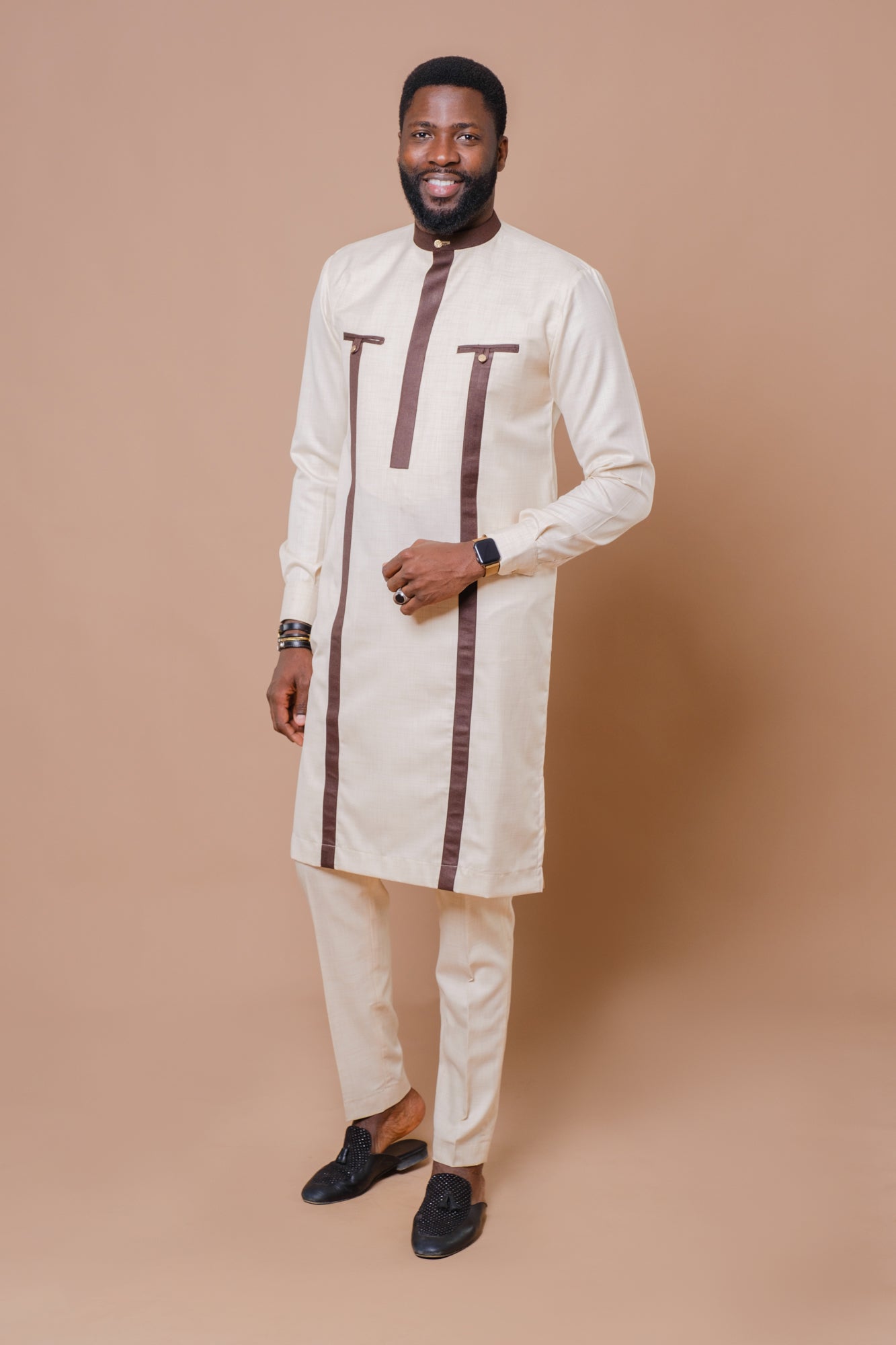 Tenue ALIOU – Élégance Traditionnelle & Style Contemporain