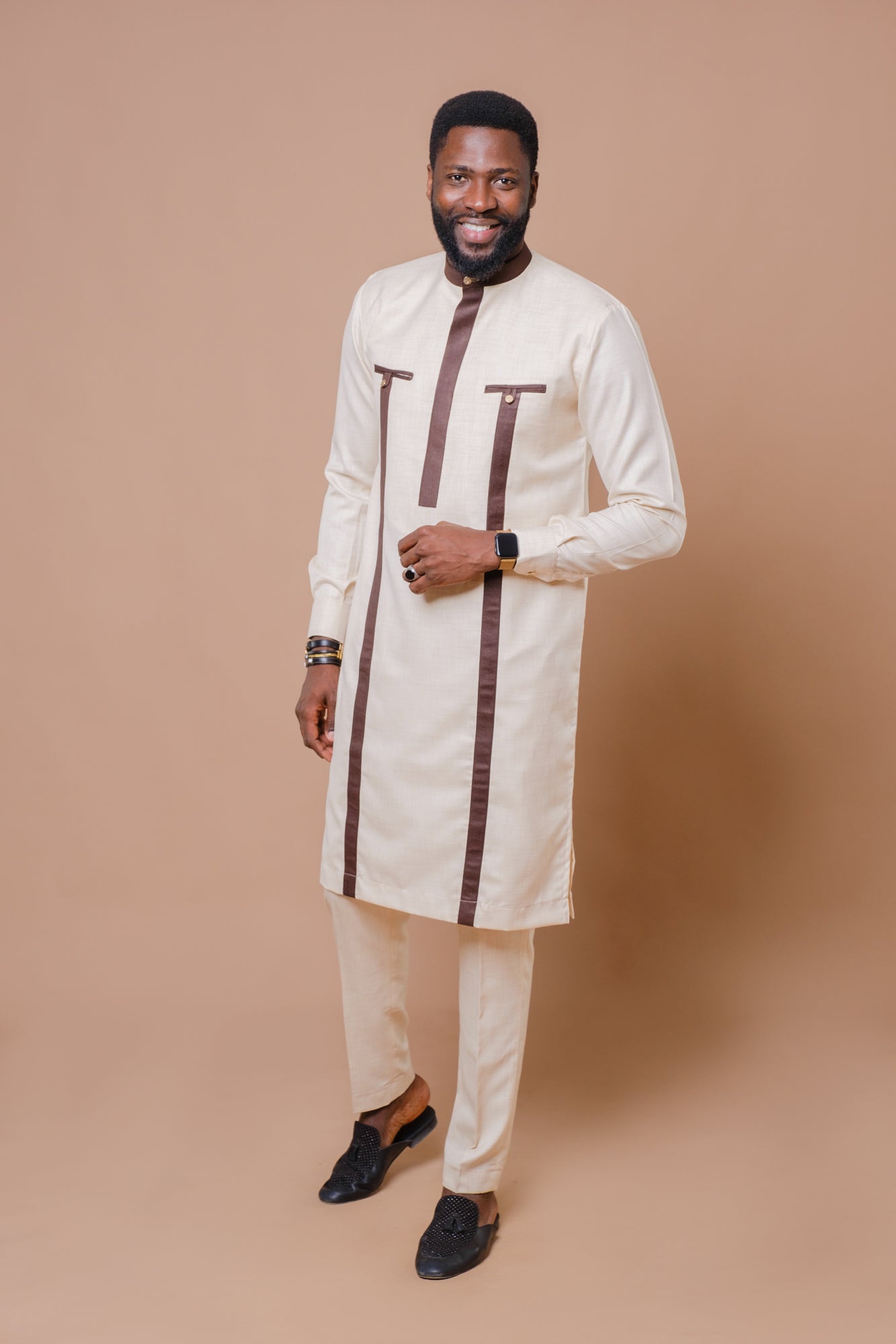 Tenue ALIOU – Élégance Traditionnelle & Style Contemporain