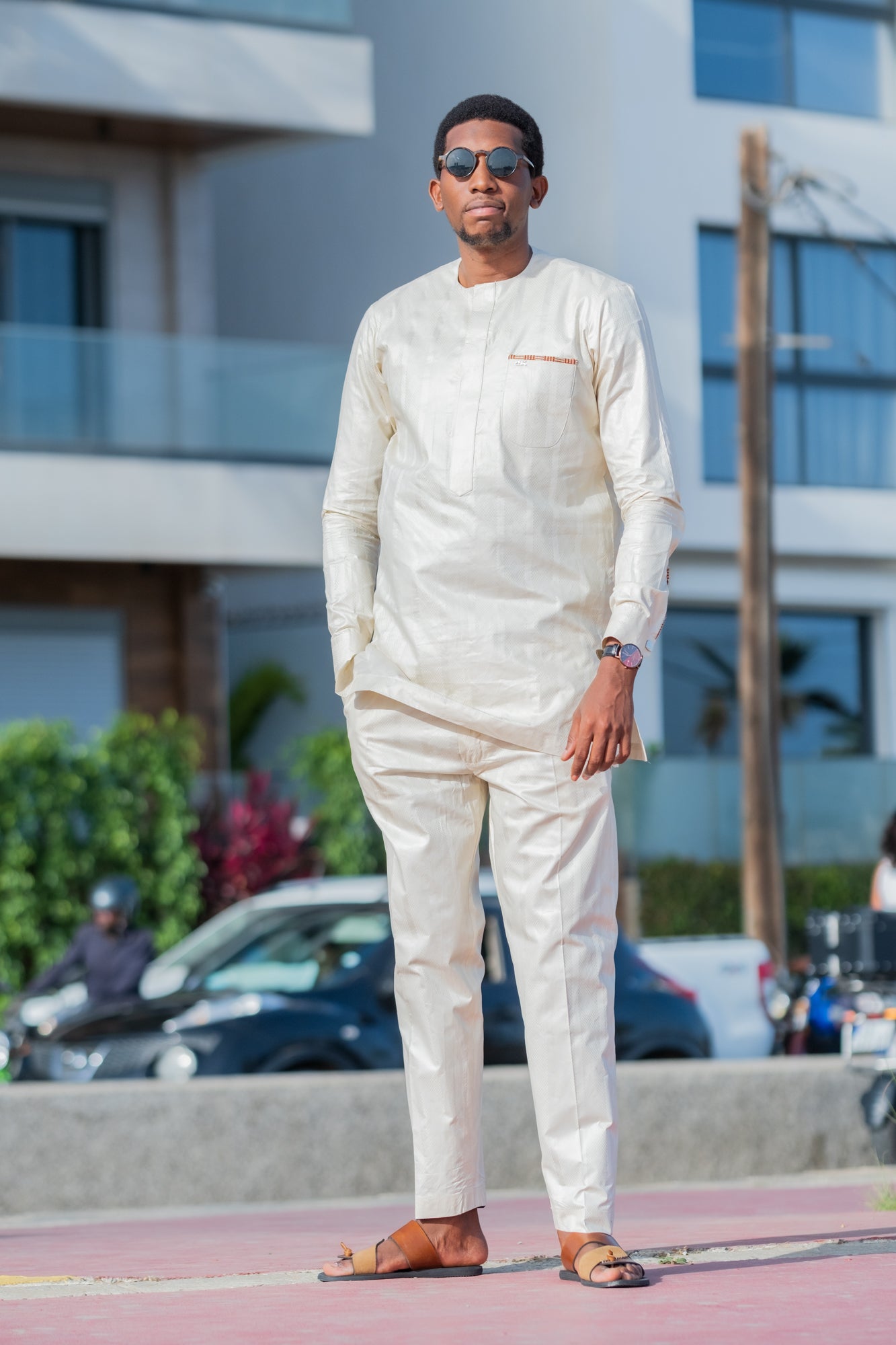 Tenue IGO bazin creme - Moderne & Élégant